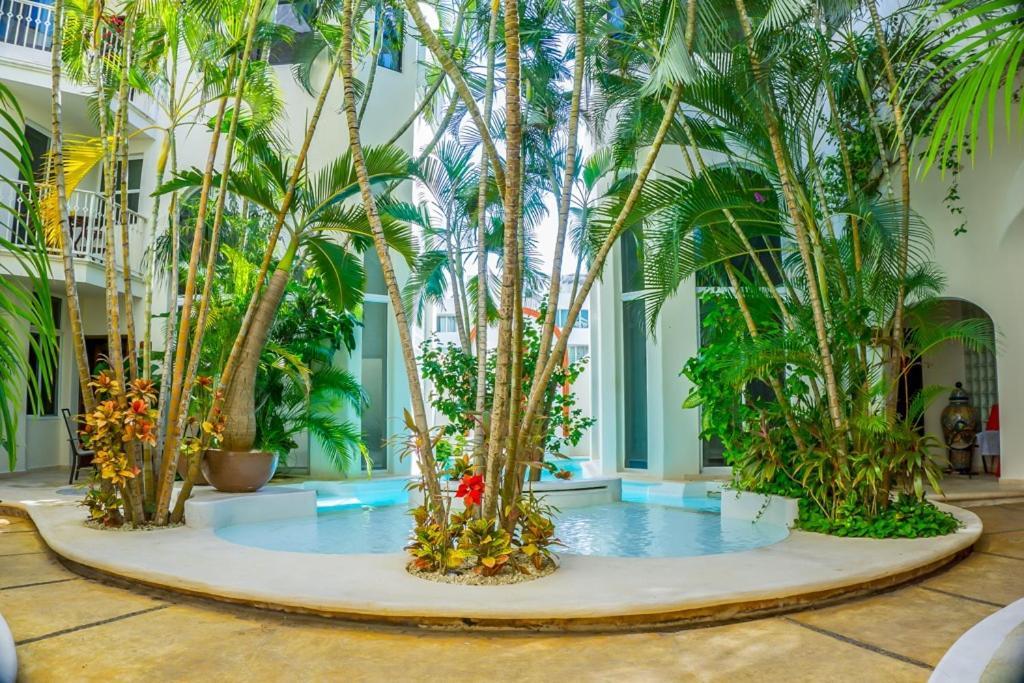 Royal Palms 3 *